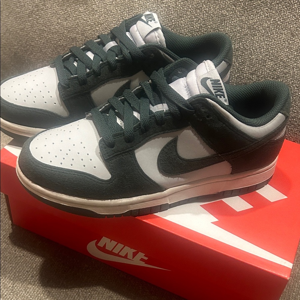 Women’s Nike Dunks Forest Green and White